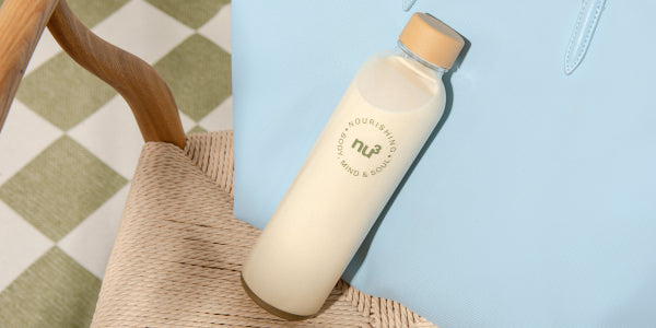 nu3 Wasserflasche gefüllt mit Getränk